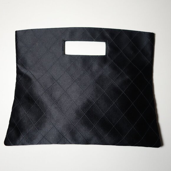Vtg Chanel Satin Matelasse Clutch Handbag Made In France, Size 9.5 in x 11.75 in - Picture 1 of 16